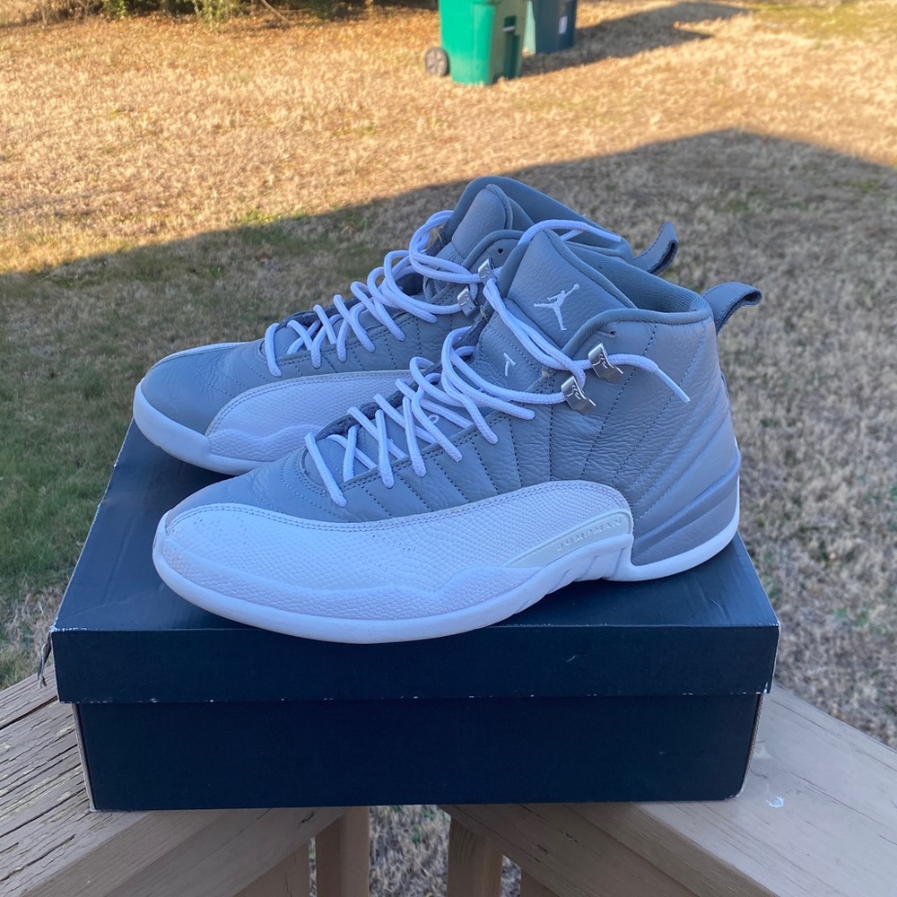 Jordan 12 Gray and White size 11 1/2